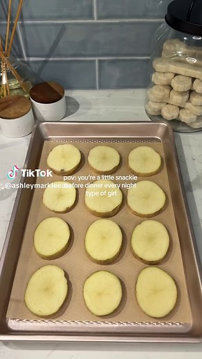 Easy Loaded Baked Potato Rounds Recipe 🥔🧀🥓