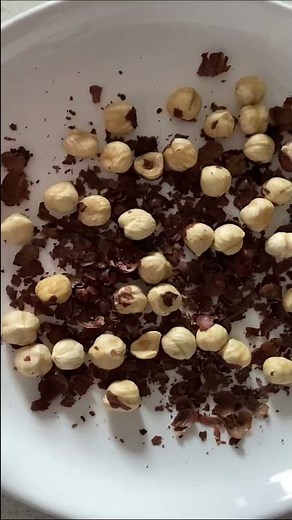 HOW TO PEEL OFF HAZELNUT