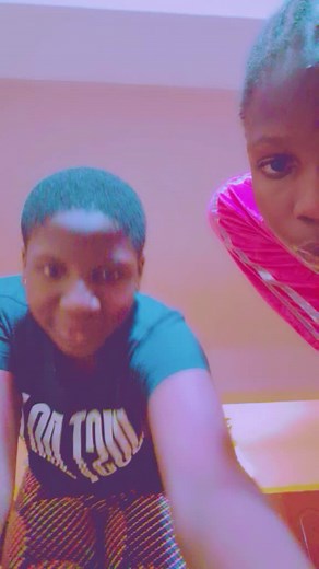 EkE@finegirl (@ekefinegirl)’s videos with Comma dance challenge by voltage - user32198465110