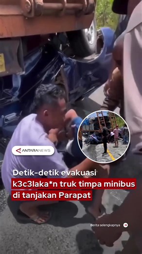 K3c3laka*n m4ut terjadi di jalur alternatif menuju Parapat, Danau Toba, Sumatra Utara, Selasa (24/3/2026). Sebuah truk bermuatan baja diduga gagal menanjak lalu kehilangan tenaga dan mundur tak terkendali. Truk tersebut mengh4nt4m mobil yang berada tepat di belakangnya hingga t3rl1nd4s. Jarak kendaraan yang terlalu dekat membuat t4br4k*n tidak dapat dihindari dan mobil mengalami kerusakan parah. Akibat kejadian itu, tiga orang dilaporkan meninggal dunia, sementara dua lainnya mengalami luk4-luk4