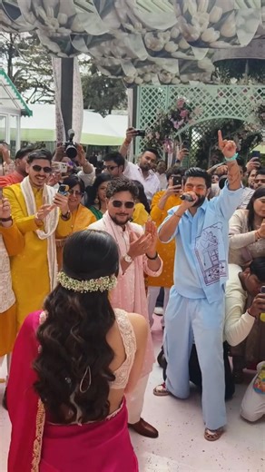 Kuldeep Yadav & Vanshika Fun Wedding Game | Vanshika Wins the Flower Challenge | Cute Wedding Moment