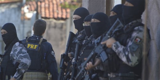 Police fight a gang in Rio de Janeiro – level 3 - News in Levels