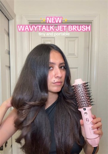 Transform Your Hair with the Wavy Talk Blowout Brush