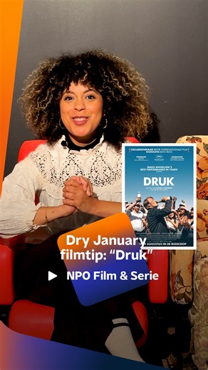 Functioneer je beter als je ​een beetje dronken bent? 🍻 Vier leraren in Noorwegen gaan het experiment aan in de Oscar-winnende film Druk! Deze maand te streamen met een plus-abonnement. 🧡 | NPO Start