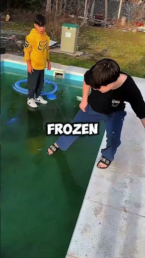 Kids walked on frozen pool… then this happened 😭