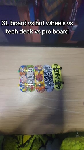 Fingerboard Showdown: XL Board vs Hot Wheels vs Tech Deck