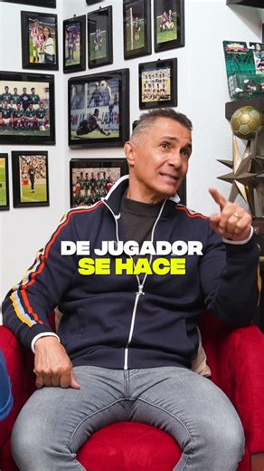 Jorge Campos no fue el único portero que jugaba de delantero.