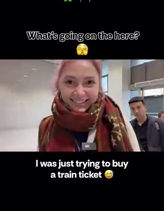 月17日，ig博主“luplupka” 来中国旅游，期间在火车站遭到一名大叔的骚扰。视频显示，这名大叔将脸贴过来说：“你不会说中文？会说中文你可以做我的女朋友” “你想不想嫁到我们中国？”博主身体不断向后仰，不停的说：“what did you do”