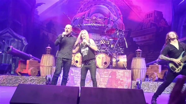 67K views · 3.8K reactions | And here it is guys, Roy Khan singing the KAMELOT song after 14 years!! This is the CENTER OF THE UNIVERSEEEEEE‼️ You can see it's in his blood, try not to cry 凉凉凉凉 Roy Khan feat. Edu Falschi - Center of the Universe As a fan from Roy I wanna thank Edu for bringing Roy on the stage, thanks Edu Falaschi ❤️ Thank you Tiago Ais Lendario for the video! | Roy Khan Fan-Page | Facebook