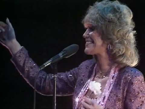 Dusty Springfield(10/11)Quiet please,there's a lady on stage