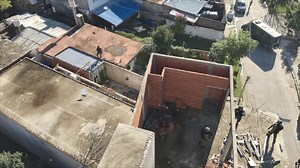 Entramos con GNA. Ocho allanamientos simultáneos en Puerta de Hierro, CABA y el conurbano bonaerense. Tres narcos paraguayos, miembros de una red que traficaba cocaína, detenidos. Una banda menos. Barrios más seguros. | Patricia Bullrich