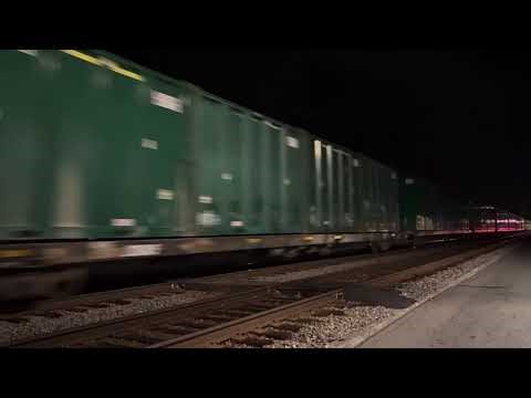 CSX X419 passing Ashland with a MAC leader