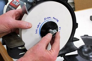Tips: How to Change Bench Grinder Wheel