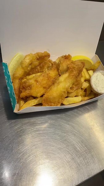 Freshly battered fish and chips! Come and get it!!!! #dublinfood #fishandchips #dublin #clontarf #howth #damestreet #malahide #mespil #justeat