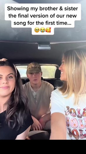 2.6M views · 69K reactions | their reactions tho…凉殺 full song OUT NOW!!! link in comments❤️鸞 #explore #reels #foryou #viral #trend #siblings #reaction #emotional | The Band McMillan | Facebook