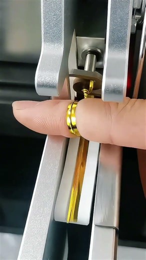 auto tying machine for cables, how a tying machine work #tyingmachine #twisttiemachine #bagtie