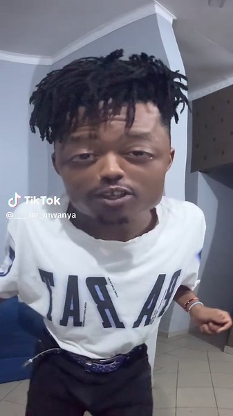 Divertidas Ediciones de Bughead con Bucket Hats