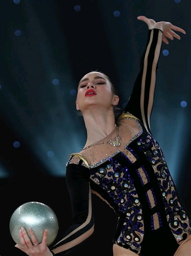 Nikolchenko en Ritmica: Disciplina y Deporte