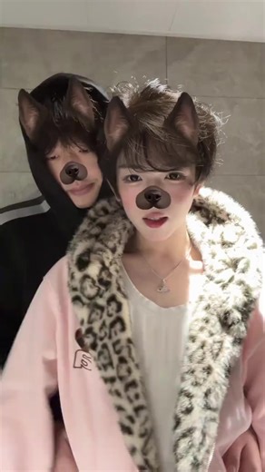 Douyin Couple: The Clingy Boyfriend Experience