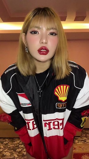 #ferrari #formula1 #formulaone #ferrarijacket #ferrarif1 #ferrarif1jacket #fitcheck #outfitideas #eminem #eminemfangirl #fyp