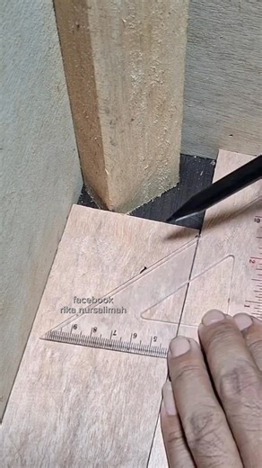 how to measure the angle of the board on the pole looks very easy but is not very accurate #fblifestyle #reels #tricks #diy #fyp #woodendecor #woodworking #carpenter #fitting #ideas #craftshow | Rika Nursalimah