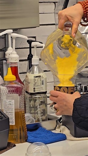 Powerful Blender in Action | Fresh Juice Made Smooth & Fast 🥭🍊 #shorts #smoothie #juice