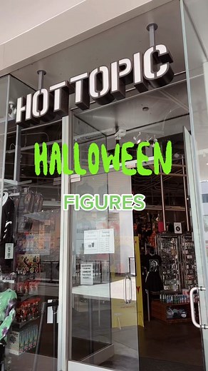 screamin’ at these halloween figures 😱 #hottopic #halloweenforever #halloween #ghostface #corpsebride