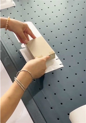 Factory daily: How to make a white ribbon drawer box with special texture? #giftboxes #productpackaging #cosmeticbox #packaging #boxmanufactrer