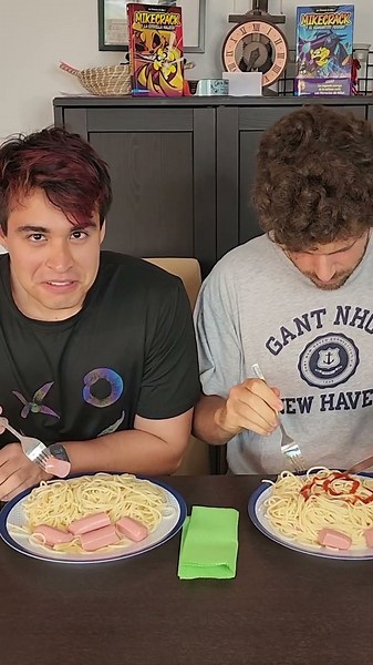 NUNCA TE FÍES DE TU AMIGO!! 😒🍽 RAPTOR ENGAÑA A #MIKECRACK