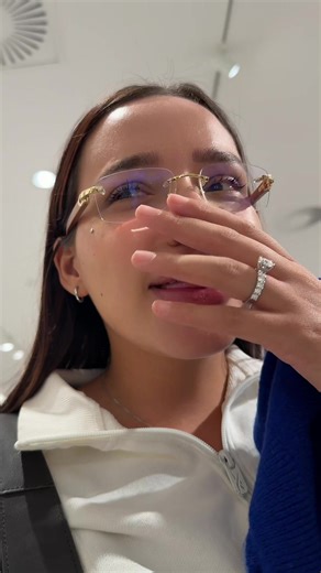 Actually let’s open up the comments… pretend its a WhatsApp group… tell us where you are shopping, fav local designers, outfit pics, how you spice up an outfit… everything!! The retail stores are so bland😔😭