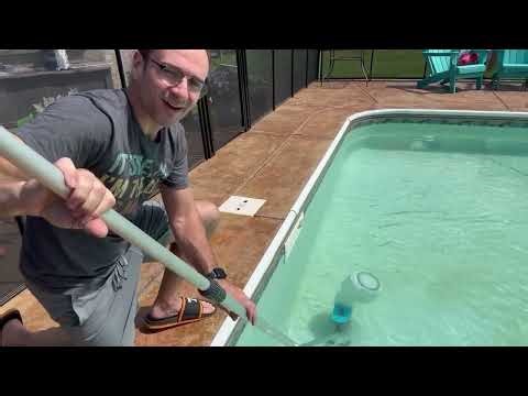 Cordless Pool Vacuum: Sucks Up Pool Messes Like a Champ! 🏊‍♂️💦