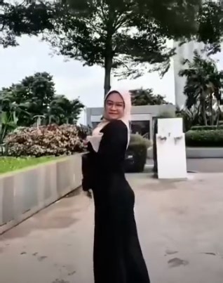 Nonton Video Viral Lagi Ramai Kompilasi Hijab Rini - NGEFILM21