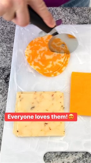 These homemade cheese crisps are a Family favorite 🧀 Perfect for Nqtional Cheese Lovers Day! #cheeselovers #CheeseLoversDay #ketolife #ketorecipes | The Gooch