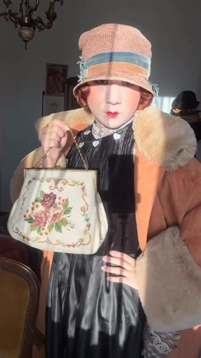 Hei Yan | Get ready for a train but it's 1920s China #vintage #vintagestyle #vintageinspired #1920s #ootd #vintageootd #vintagedress #1920sfashion... | Instagram