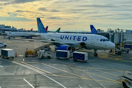 Pilot makes emergency landing after 737’s windshield cracks at 36,000 feet