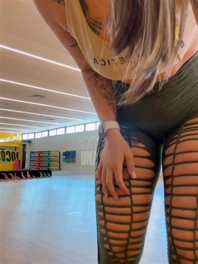 Não peço espaço, eu tomo meu lugar. I don’t ask for space, I take my place. #Comedy #Funny #ShortsComedy #Entertainment