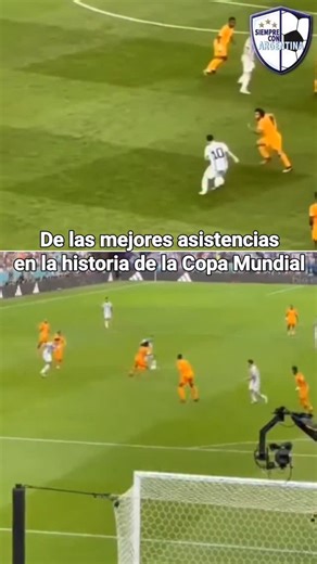 SiempreConArgentina on Instagram: "Nathan Aké todavía está buscando la pelota. Avísenle que ya fue gol 😂 La asistencia de Lionel Messi a Nahuel Molina, de lo mejor que se vio en aquel partido entre Argentina 🇦🇷 y Países Bajos 🇳🇱 por los Cuartos de Final de la Copa del Mundo de Qatar 2022 👏"