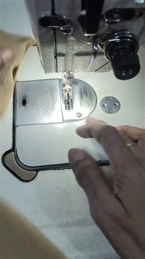 D pocket attach simple 👌🏻👌🏻😊 #sewing #machine