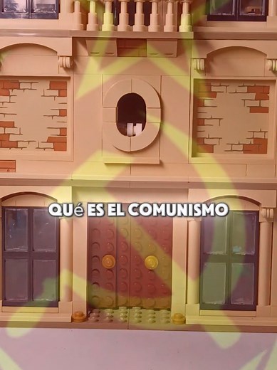 Explicación del Comunismo con LEGO