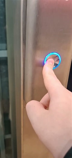 28th December: 2002 OTIS GeN2 #elevator #lift at MATALAN in Brislington