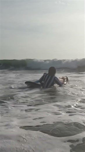 The first stage in step 2,of surfing lessons for beginners.