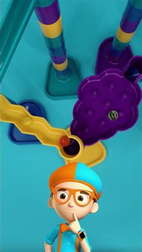 Szalony Wyścig Kulek z Blippim! 🏁🔵 #Blippi #WyścigKulek #KidsShorts