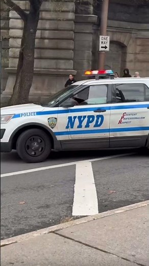 NYPD responding code 2 w/ rumbler
