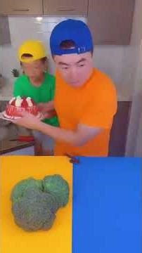 Strawberry cake vs broccoli ice cream challenge! 🍨 #funny #shorts Funny video