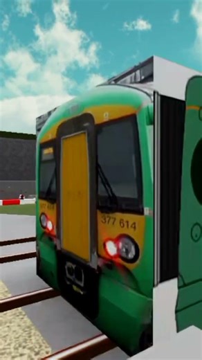 southern class 377 in level crossing way