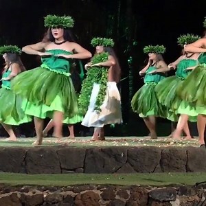 27K views · 957 reactions | Experience authentic Hawaiian culture at the Old Lahaina Luau. Join their ʻohana of performers for traditional Hawaiian music, dance and feasting. #Huladance #oldlahainaluau #oll | HAWAII Magazine | Facebook