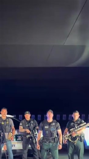 #fyp #sheriff #swat #FYPCOPS #viral credit Lee county FL📍 | police officer