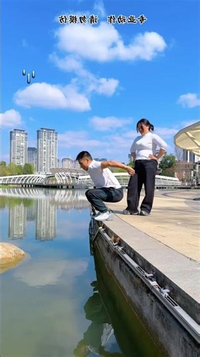 😂🪨 Easy jump turned into a trap… now she’s stuck while he walks away! 😆