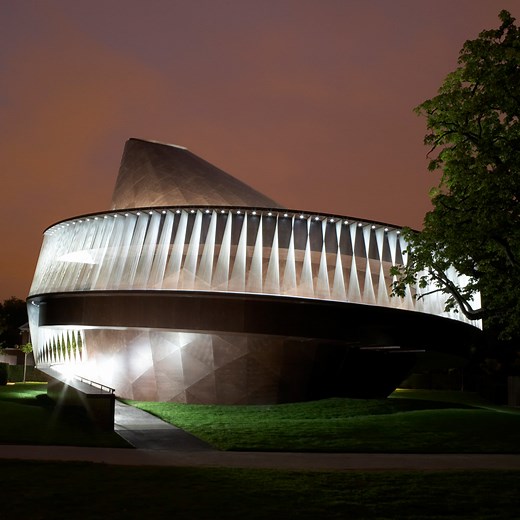Olafur Eliasson and Kjetil Thorsen's Serpentine Gallery Pavilion "looked like a spinning top"