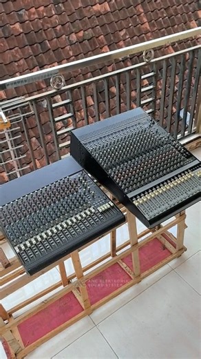 8K views · 118 reactions | Mackie Vlz 1604 & Mackie Onyx 1640. Bentuk...